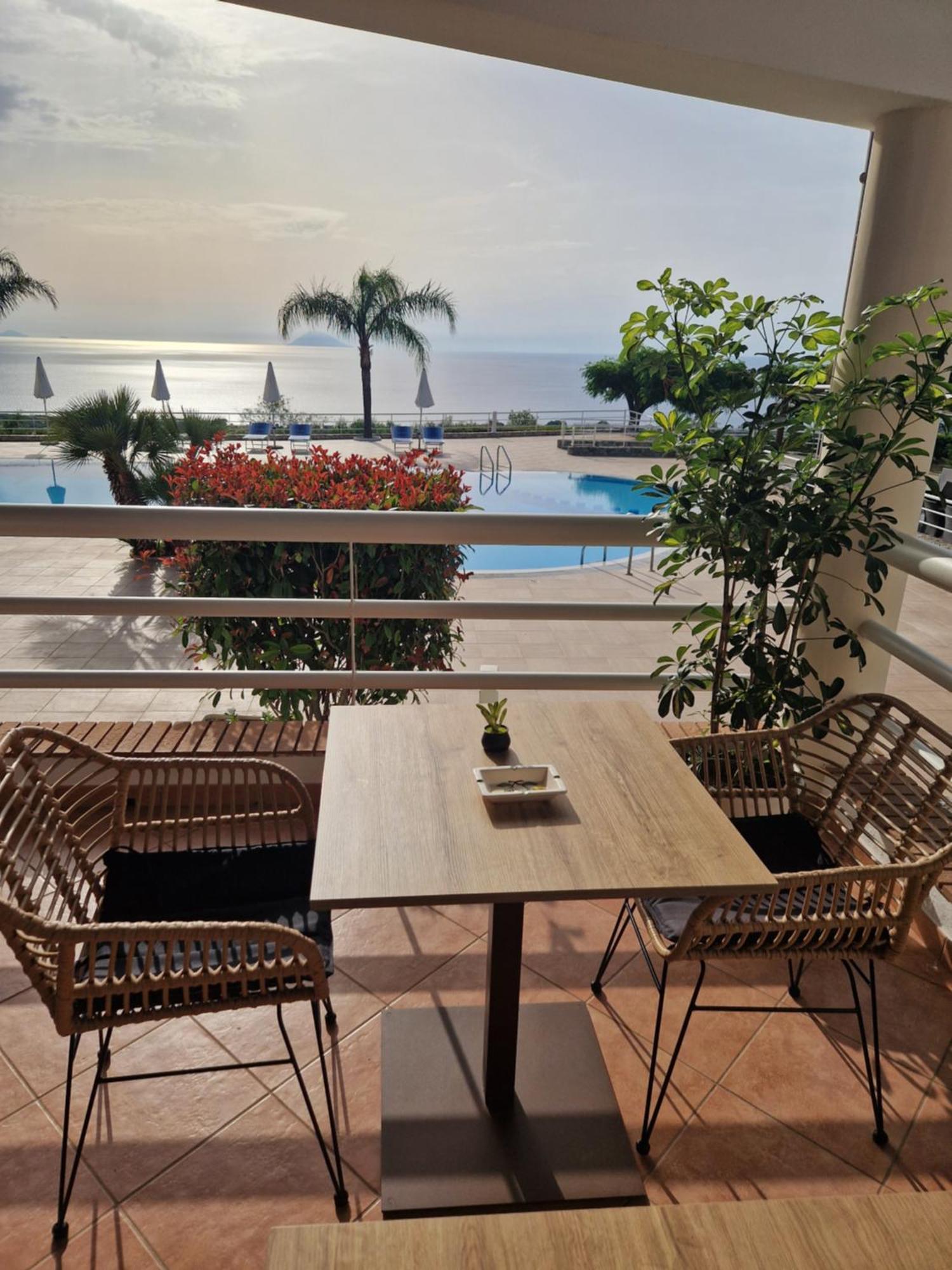 Santa Monica Residence Hotel Ricadi Eksteriør billede
